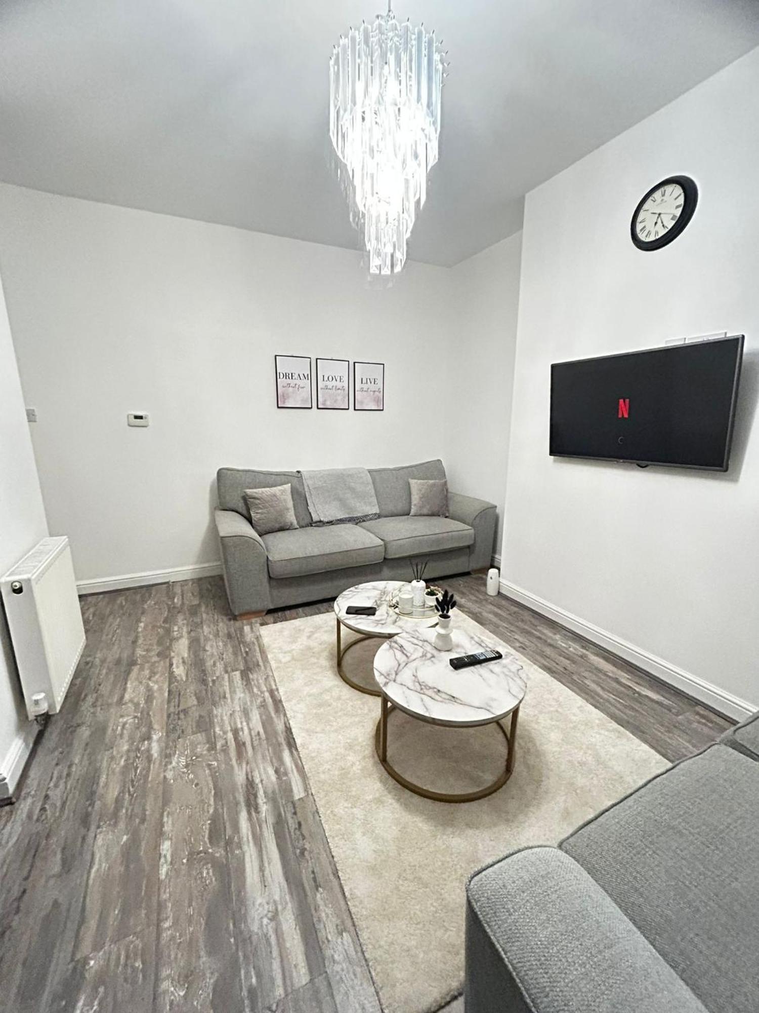 Lovely 5Br Home In Manchester. Close To The City Exterior photo