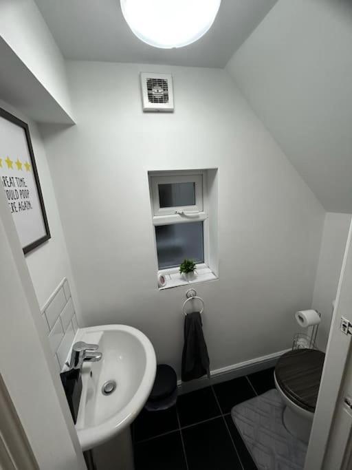 Lovely 5Br Home In Manchester. Close To The City Exterior photo