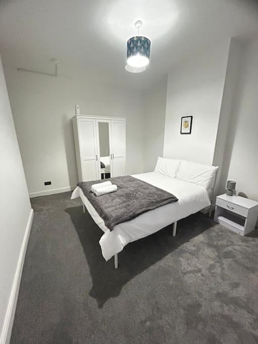 Lovely 5Br Home In Manchester. Close To The City Exterior photo
