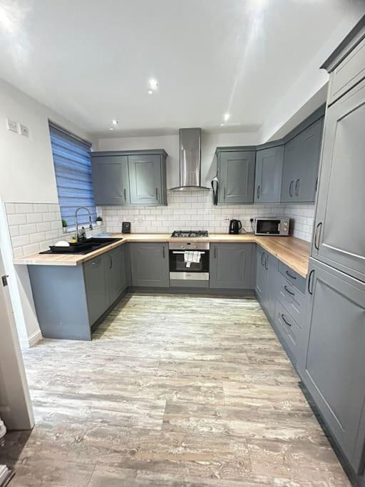 Lovely 5Br Home In Manchester. Close To The City Exterior photo