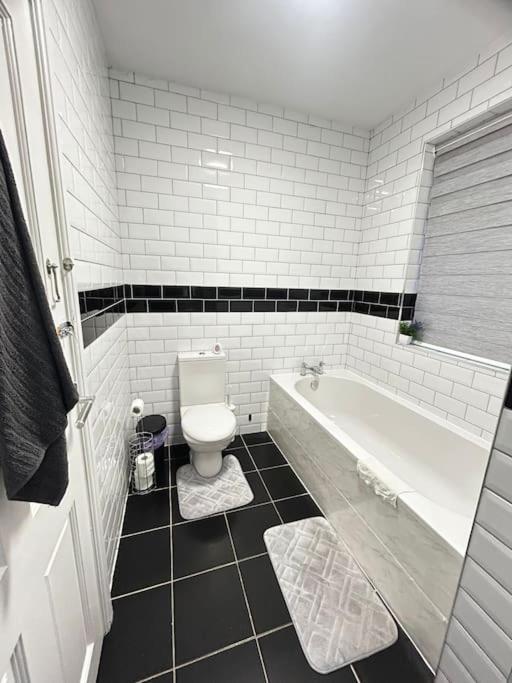 Lovely 5Br Home In Manchester. Close To The City Exterior photo