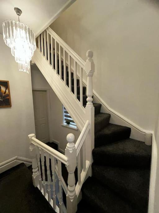 Lovely 5Br Home In Manchester. Close To The City Exterior photo